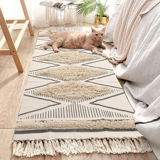 Boho Runner Rug 2.3'X5.3 Tufted Geometric Farmhouse Hallway Rugs with Tassels Washable Woven Tribal Diamond Throw Accent Rug Doormat for Kitchen Sink/Living Room/Bedroom